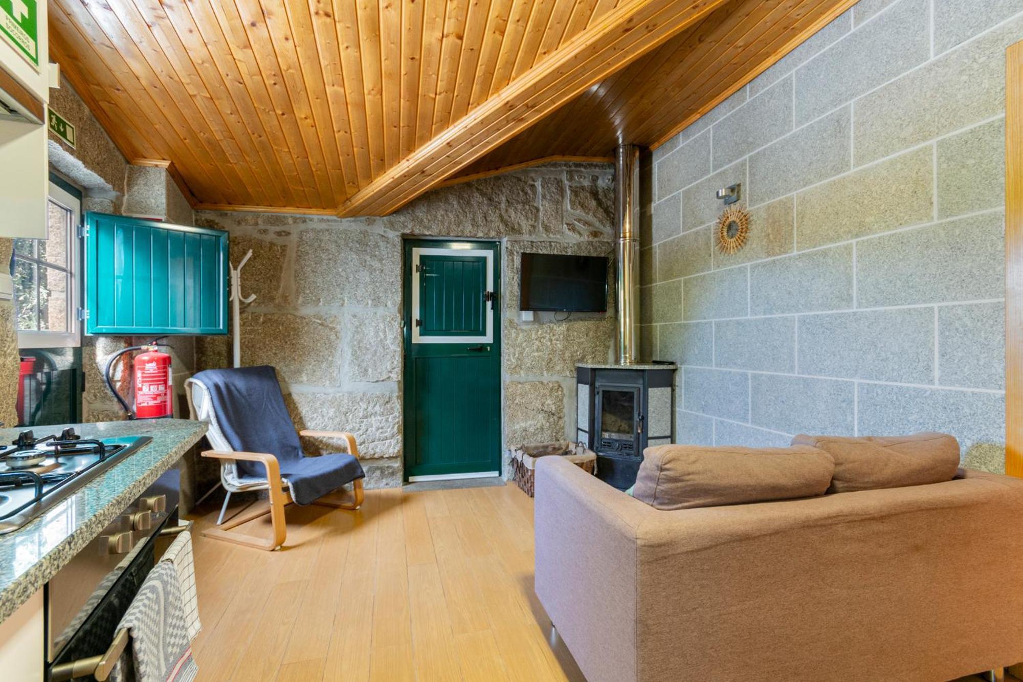 Casa Rustica T2 Com Salamandra E Cozinha - Seia - Serra Da Estrela - Casa Do Loureiro II Экстерьер фото